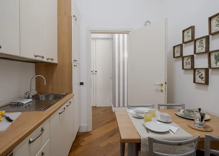 Guesthost - Palazzo Torino Chic & Charm Flat *