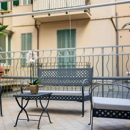 Guesthost - Palazzo Torino Chic & Charm Flat *