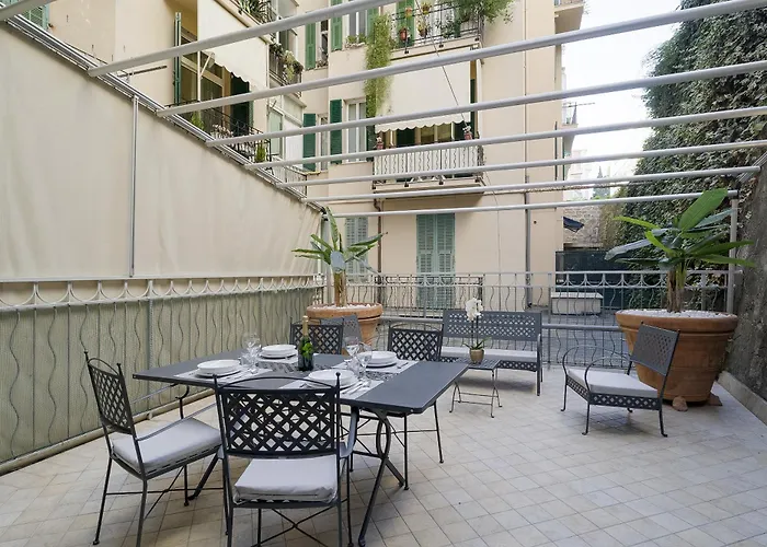 Апартаменты Guesthost - Palazzo Torino Chic & Charm Flat Санремо